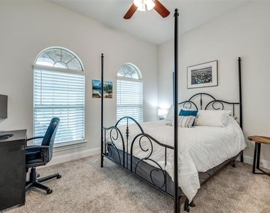 2937 Log Cabin Drive - Photo Thumbnail 8