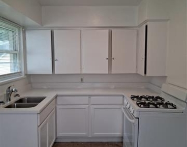 3019 Avon Street - Photo Thumbnail 5