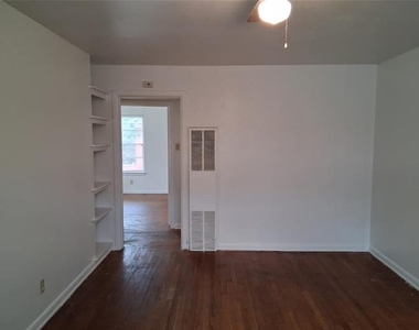 3019 Avon Street - Photo Thumbnail 9