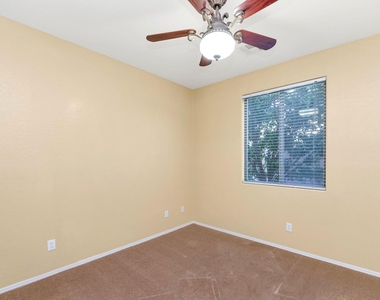 6013 W Park View Lane - Photo Thumbnail 9
