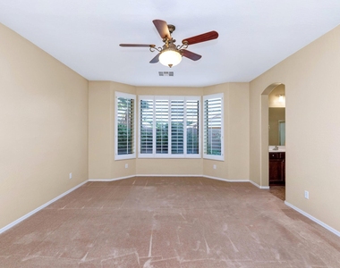 6013 W Park View Lane - Photo Thumbnail 8