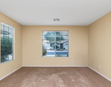 6013 W Park View Lane - Photo Thumbnail 2