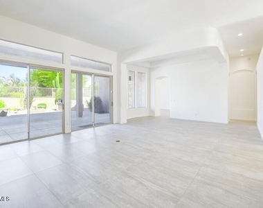 11934 E Sand Hills Road - Photo Thumbnail 8