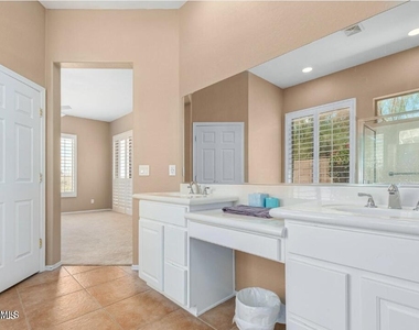 41441 N Laurel Valley Way - Photo Thumbnail 22