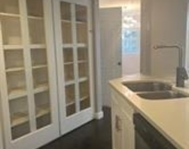 1010 Allen Street - Photo Thumbnail 4