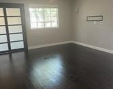 1010 Allen Street - Photo Thumbnail 11