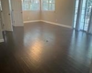 1010 Allen Street - Photo Thumbnail 17