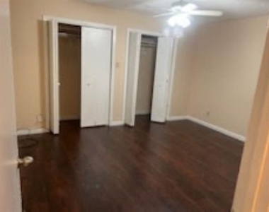 121 Wildwood Drive - Photo Thumbnail 3