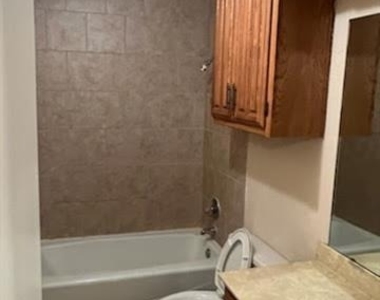 121 Wildwood Drive - Photo Thumbnail 9