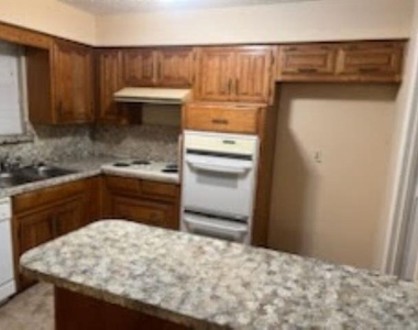 121 Wildwood Drive - Photo Thumbnail 6