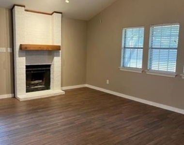 1112 Kathy Lane - Photo Thumbnail 1