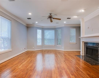 3951 N Hall Street - Photo Thumbnail 8