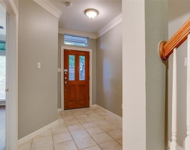 3951 N Hall Street - Photo Thumbnail 1