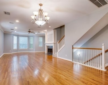 3951 N Hall Street - Photo Thumbnail 7