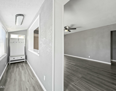 2601 N 51st Street - Photo Thumbnail 4