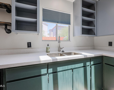 9854 N 1st Street - Photo Thumbnail 6