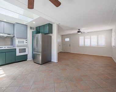 9854 N 1st Street - Photo Thumbnail 9