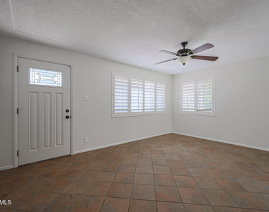 9854 N 1st Street - Photo Thumbnail 11