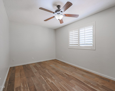 9854 N 1st Street - Photo Thumbnail 12