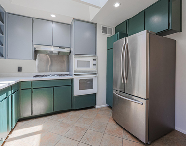9854 N 1st Street - Photo Thumbnail 4