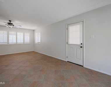9854 N 1st Street - Photo Thumbnail 8