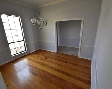 16 Lee Circle - Photo Thumbnail 6