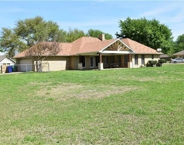 16 Lee Circle - Photo Thumbnail 9