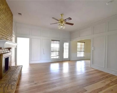 16 Lee Circle - Photo Thumbnail 2