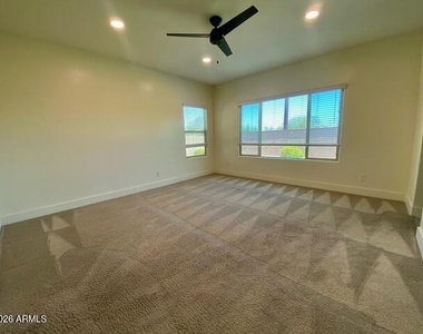 11018 E Thatcher Avenue - Photo Thumbnail 14