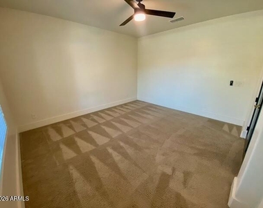 11018 E Thatcher Avenue - Photo Thumbnail 6