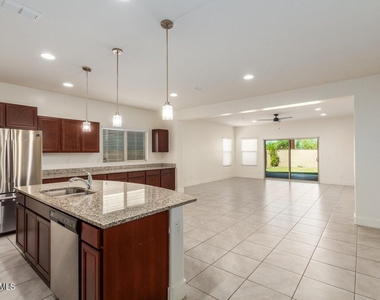 11018 E Thatcher Avenue - Photo Thumbnail 9