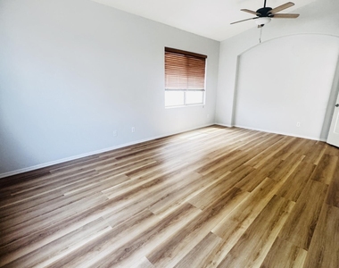 3560 E Feather Avenue - Photo Thumbnail 4