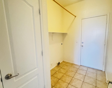 3560 E Feather Avenue - Photo Thumbnail 13