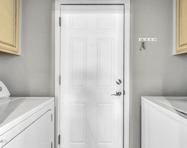8889 E Meadow Hill Drive - Photo Thumbnail 19