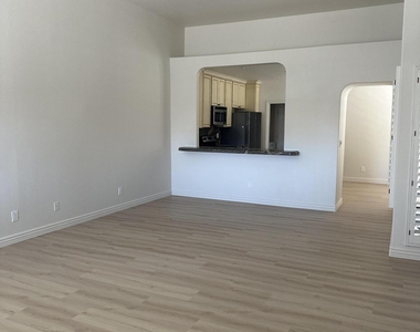 8889 E Meadow Hill Drive - Photo Thumbnail 34