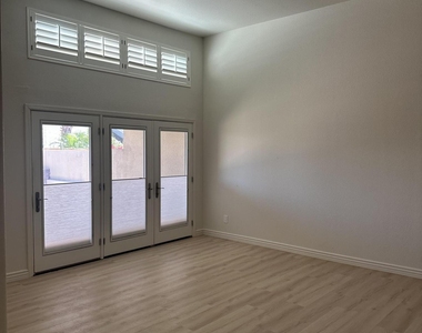 8889 E Meadow Hill Drive - Photo Thumbnail 32