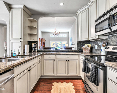 8889 E Meadow Hill Drive - Photo Thumbnail 11