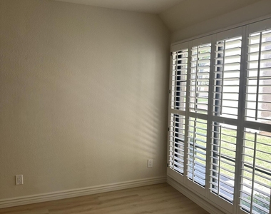 8889 E Meadow Hill Drive - Photo Thumbnail 37