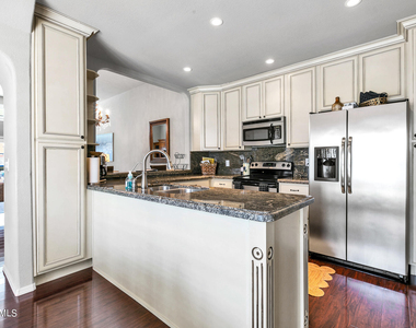 8889 E Meadow Hill Drive - Photo Thumbnail 12
