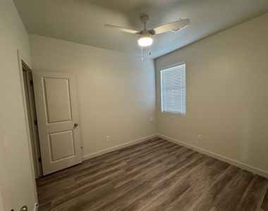 3708 Franks Way - Photo Thumbnail 9
