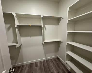 3708 Franks Way - Photo Thumbnail 8