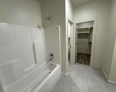 3708 Franks Way - Photo Thumbnail 5