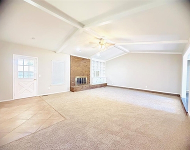121 W Vail Drive - Photo Thumbnail 6