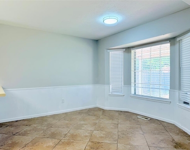 121 W Vail Drive - Photo Thumbnail 13