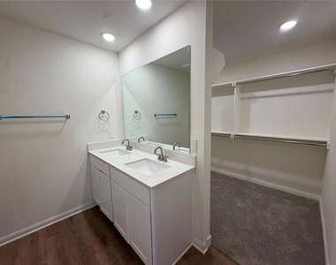 9104 Blackfork Street - Photo Thumbnail 6