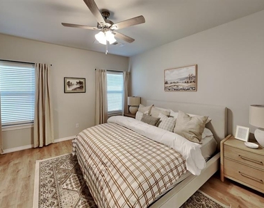 7020 Labelle Drive - Photo Thumbnail 11