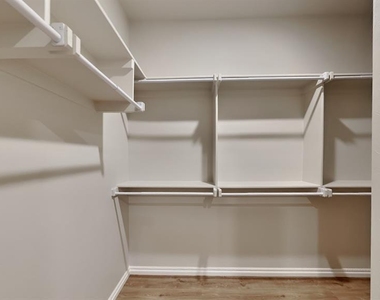 7020 Labelle Drive - Photo Thumbnail 13