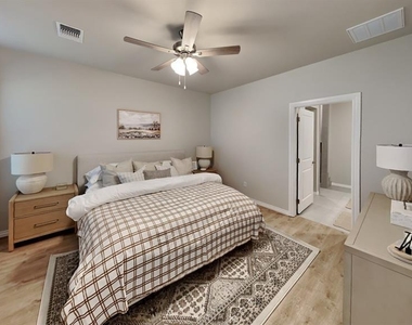 7020 Labelle Drive - Photo Thumbnail 10