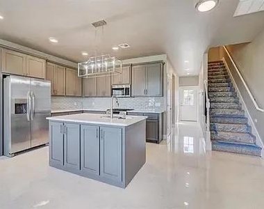 620 Abadan Drive - Photo Thumbnail 10