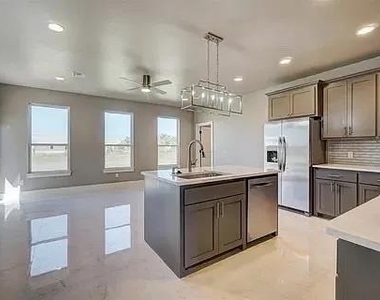 620 Abadan Drive - Photo Thumbnail 6